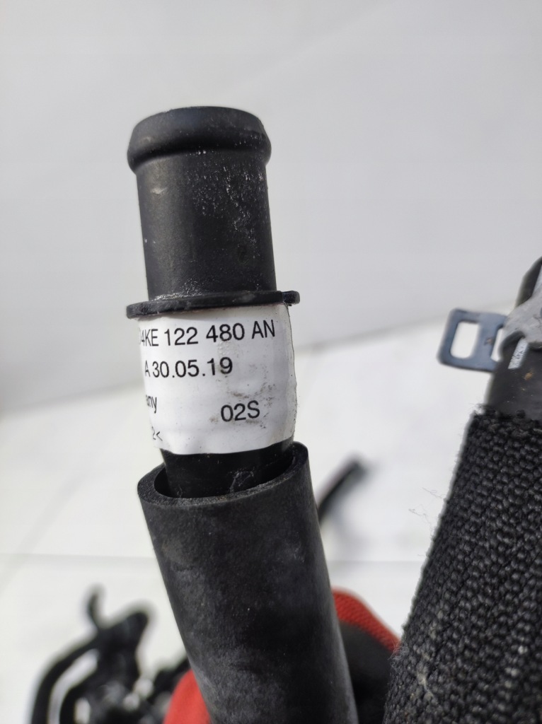 Клапан керування патрубок трубка шланг води audi q8 e-tron etron Недорого