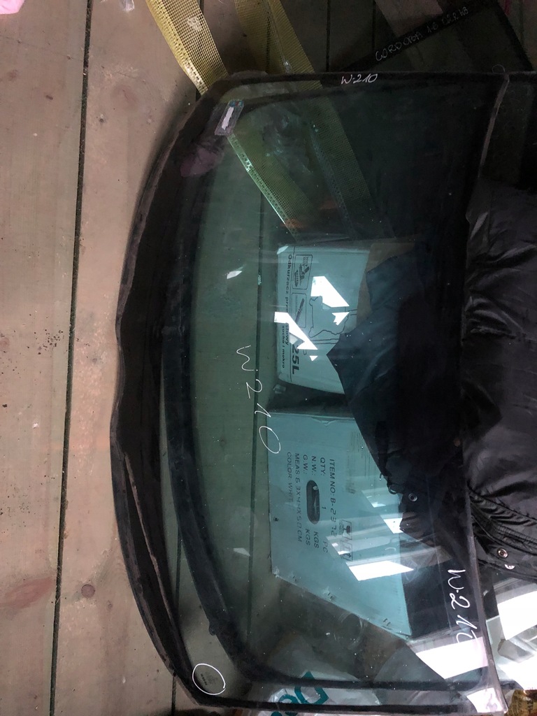 фото №1, Mercedes w210 стекло лобовое передняя