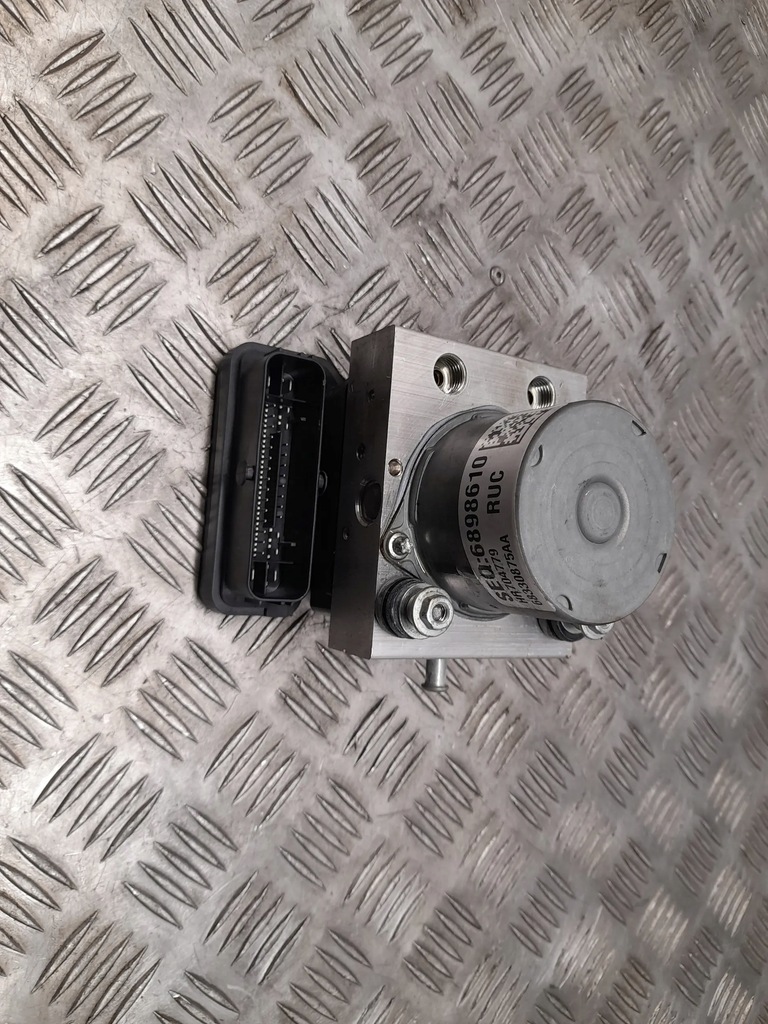 фото №1, Chrysler pacifica 2018 с передний насос abs