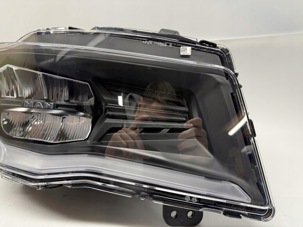 Man tgx фара лампа правий перед full led 81251016822 Доставка