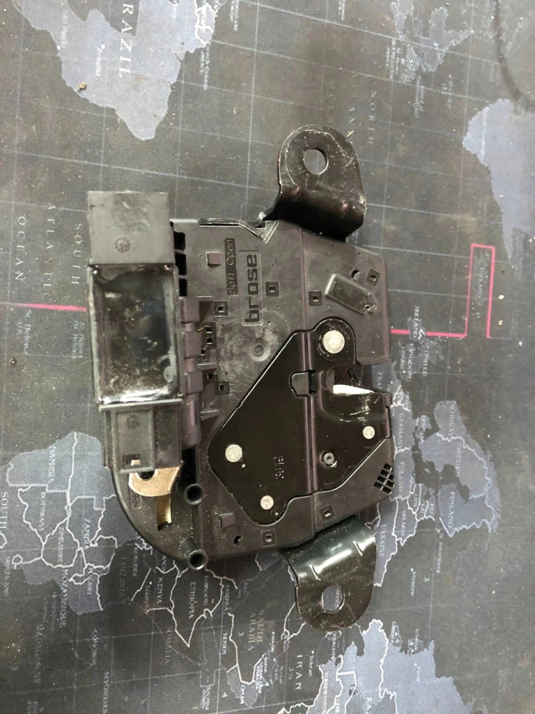 фото №4, Bmw 2 f45 2015 замок капот 7348530