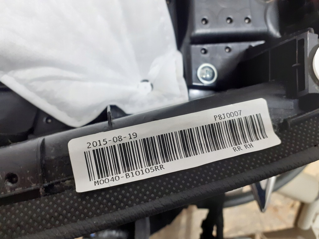 фото №13, Genesis g80 sedan 2015- обшивка двері перед задня