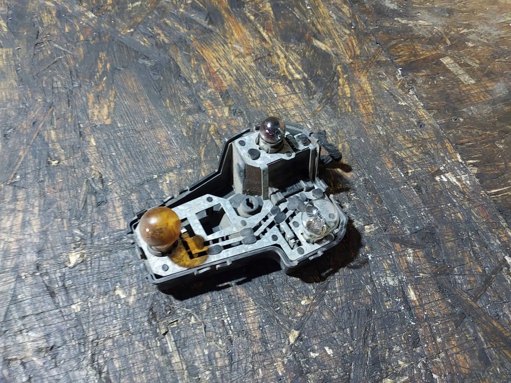 фото №11, Вкладыш лампы левый задняя задний ford galaxy 7m5945257