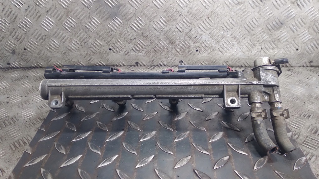 фото №6, Молдинг упорскування volkswagen golf 4 036133319al