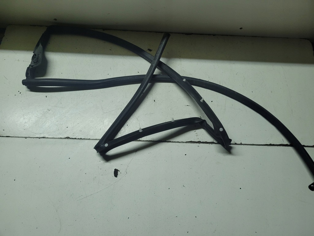 фото №1, Прокладка дверь правый задняя peugeot 3008 ii