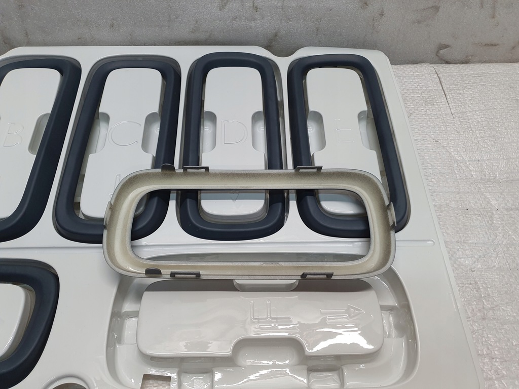 фото №2, Nowa рамка решітка радіатора решітка радіатора jeep renegade 15- 735712384