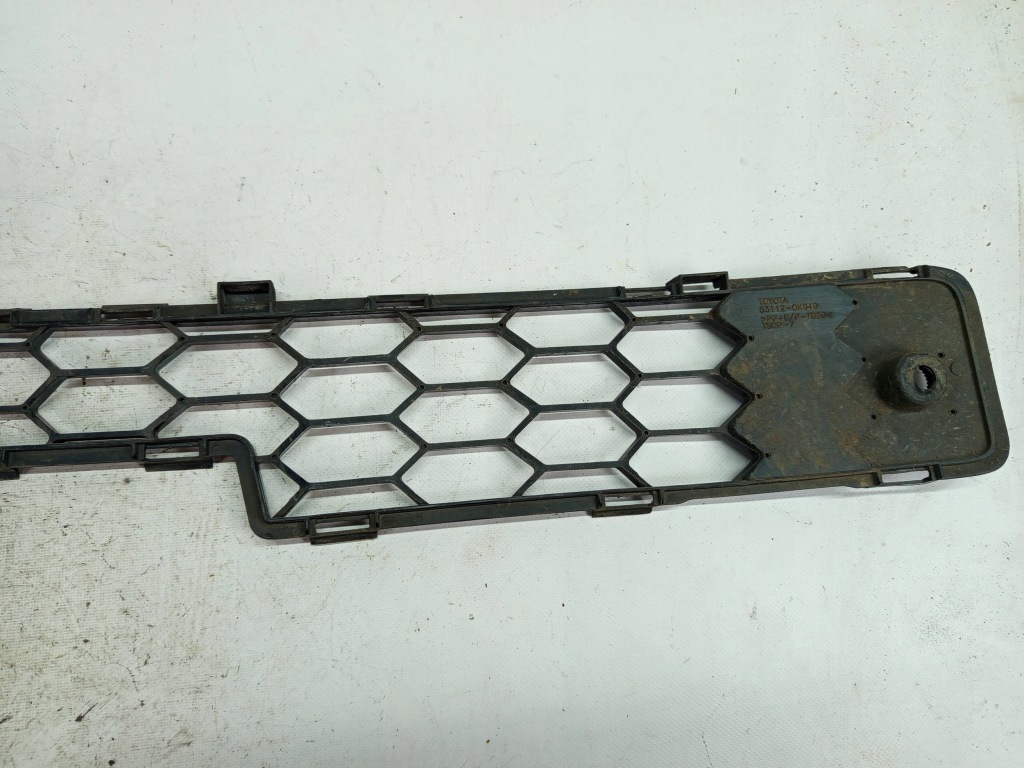 Решётка бампера перед передний toyota hilux vii 53112-0k040 Недорого