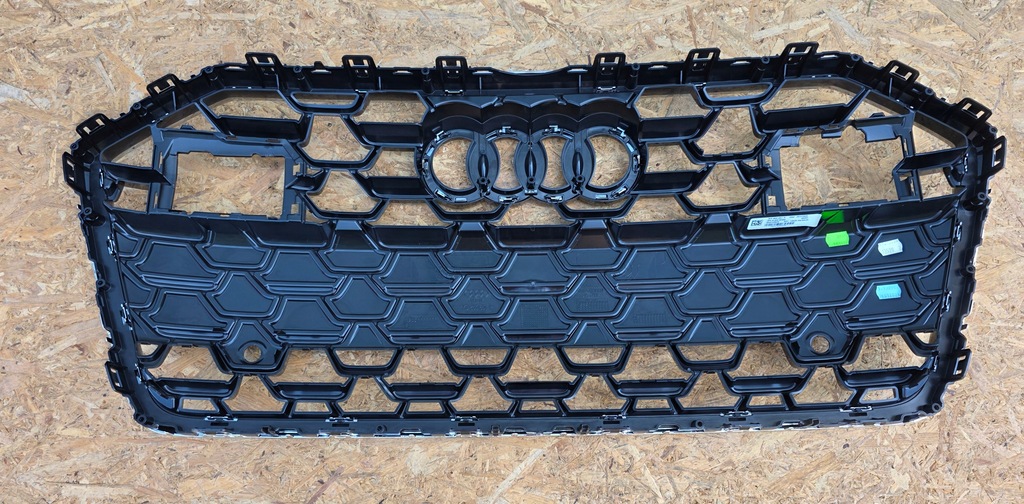 фото №2, Audi a6 c8 решётка радиатора решётка радиатора радар s line 4k0