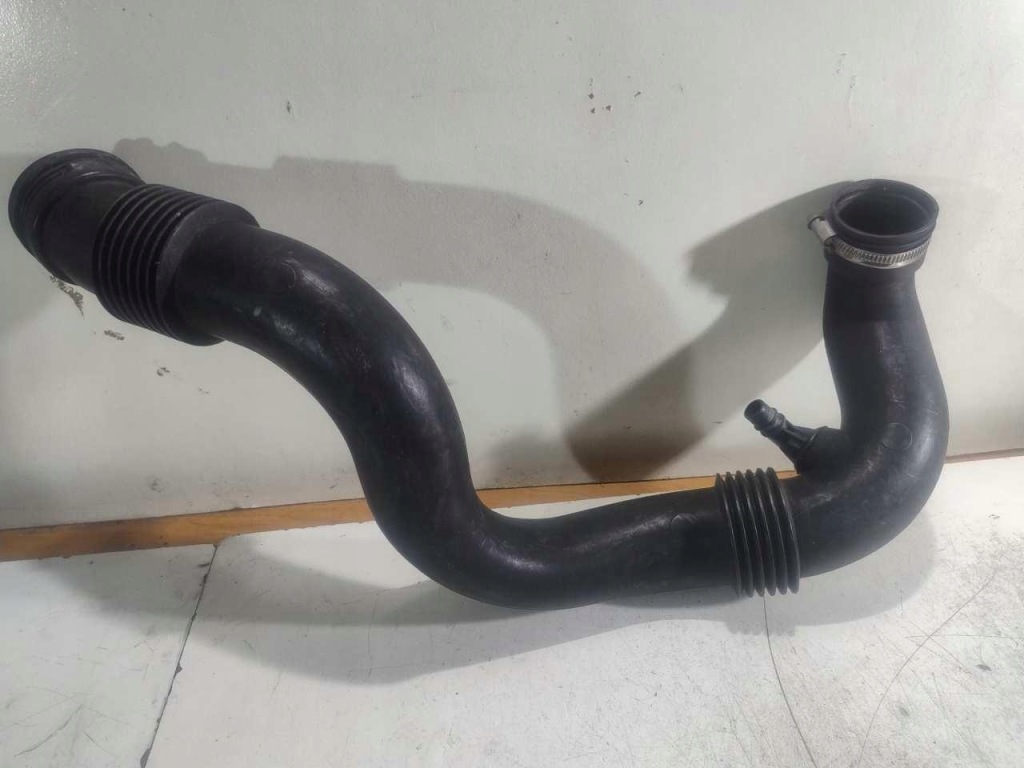 фото №2, Труба воздухозаборник воздуха renault master 2.5 dci 8200107551