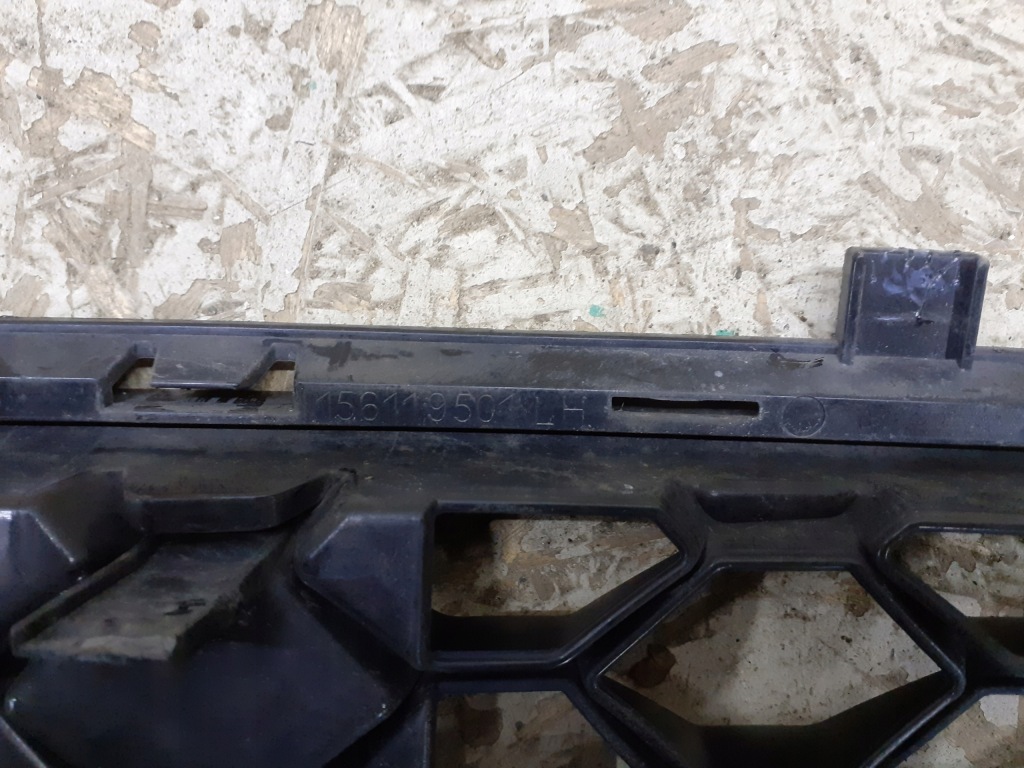 Решітка бампера ліва alfa romeo veloce 156119501 Недорого