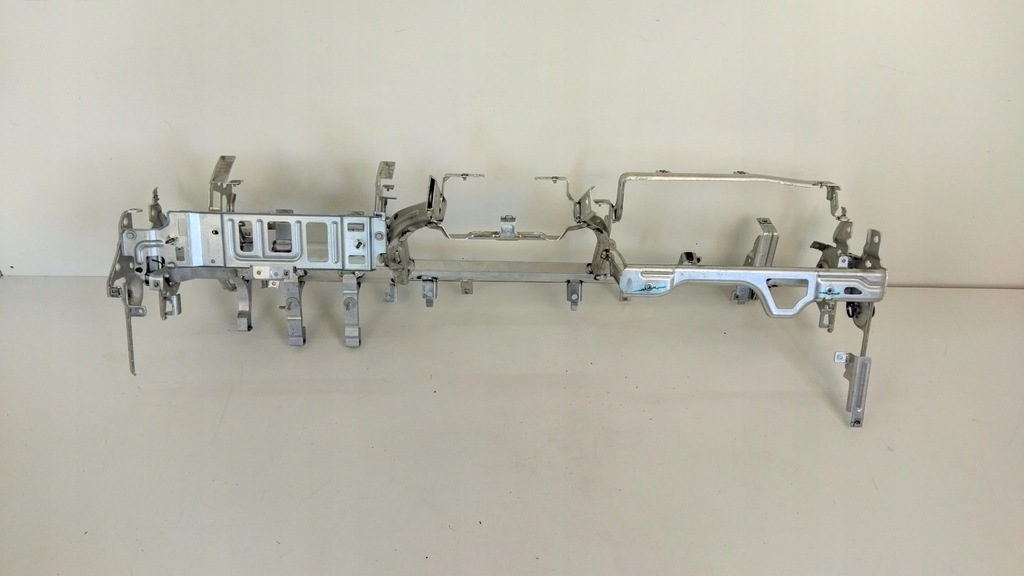 фото №4, Camaro vi 16- каркас балка панели консоли