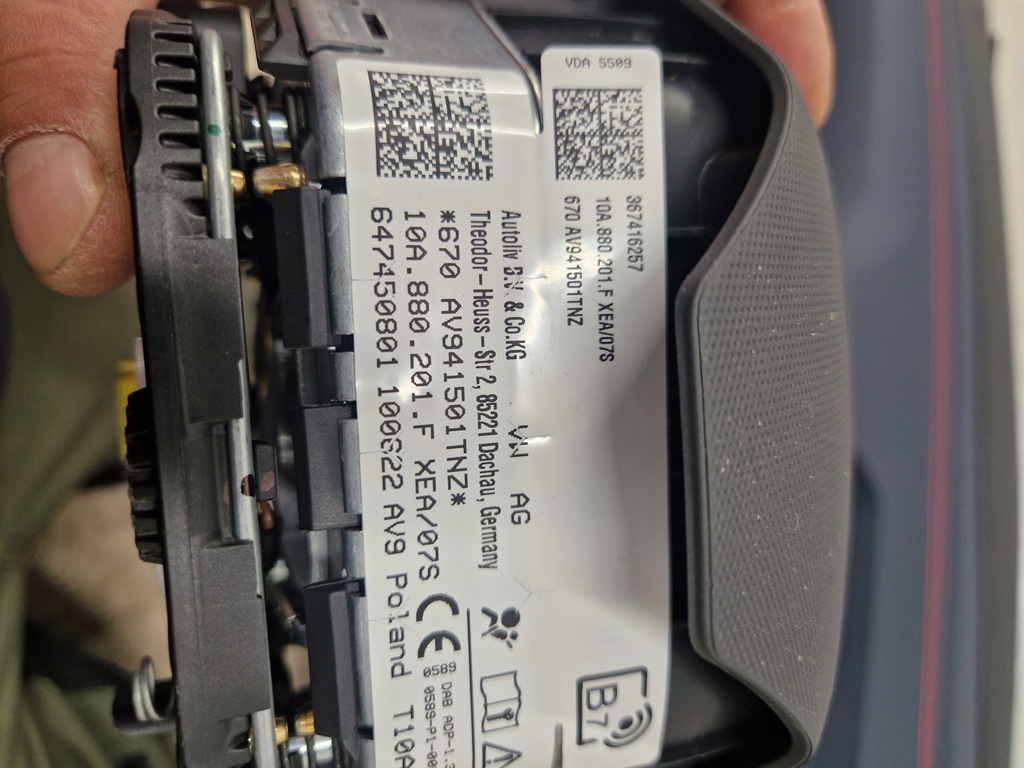 фото №11, Панель приладів консоль панель приладів vw id4 id.4 id 4 czerwona нитка подушки безпеки демонтаж