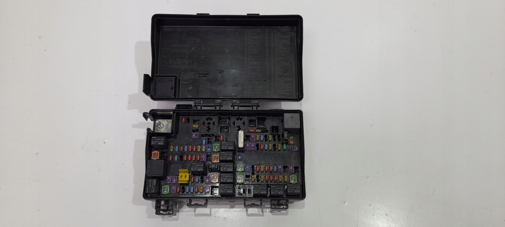 фото №1, Корпус запобіжників jeep grand cherokee wk2