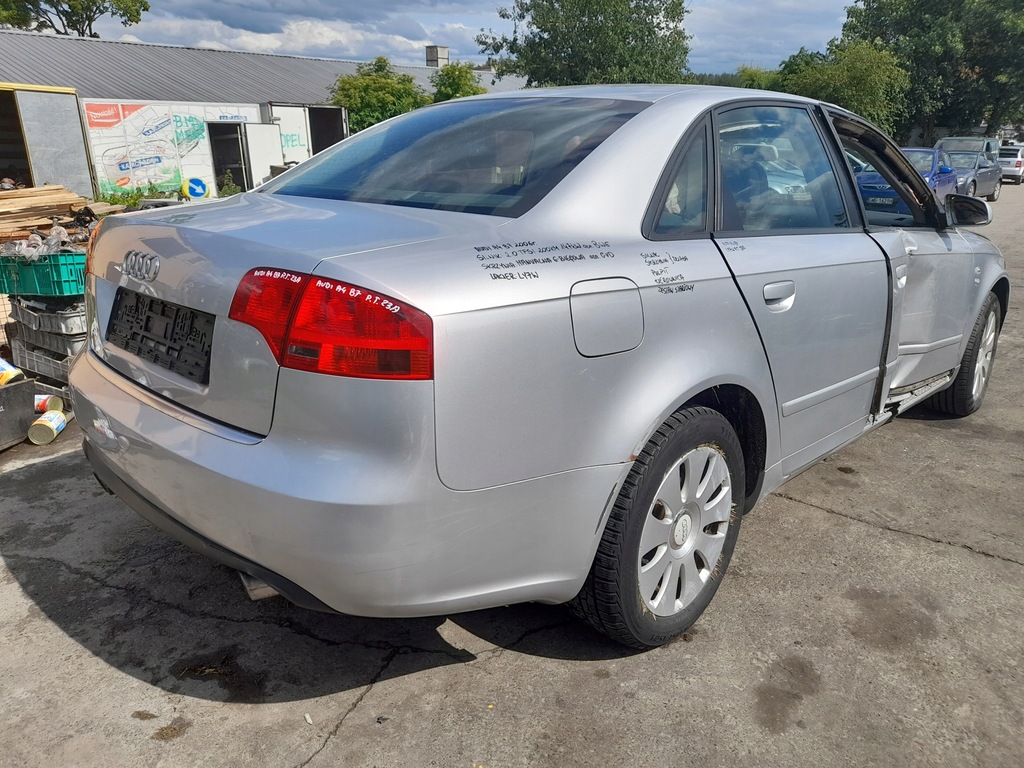 фото №13, Audi a4 b7 лампа правый задняя правая задняя крыло