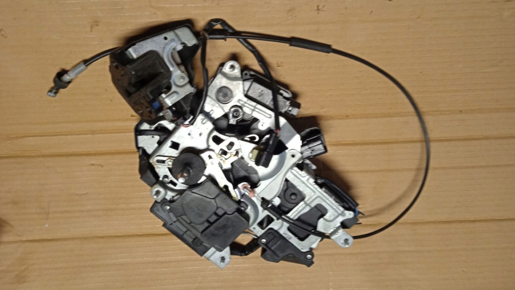 фото №1, Kia sedona carnival ii замок дверь левый bok