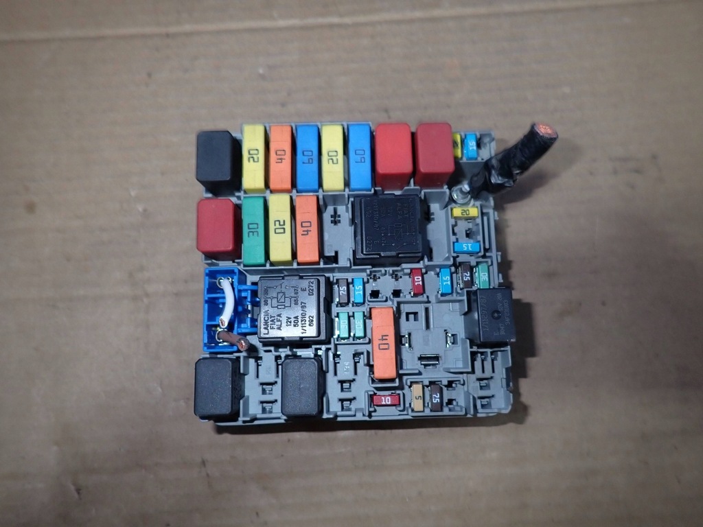 фото №1, Коробка предохранителей fiat оригинальный номер 51867698