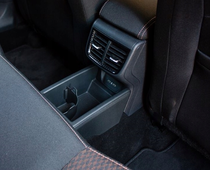 фото №8, Дополнительный бардачок туннель средний skoda fabia iv