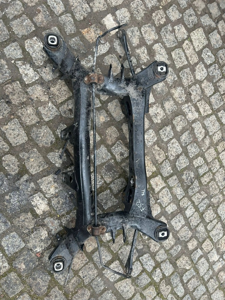 фото №1, Bmw f30 f32 f36 подрамник подрамник подвеска x-drive