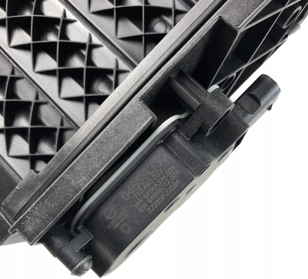 фото №3, Жалюзи шторка впуск воздуха renault clio iv captur оригинальный номер 620c45475r