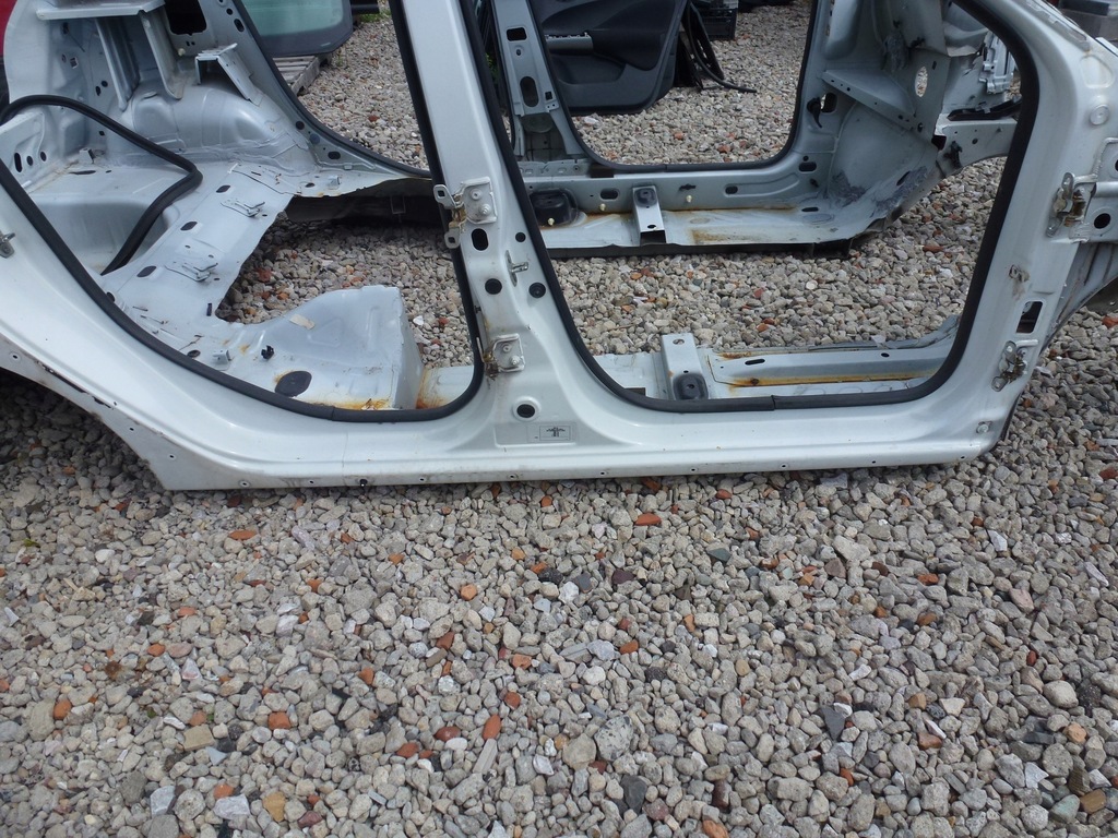 фото №1, Порог блок двигателя средний правый dacia sandero ii stepway 16r