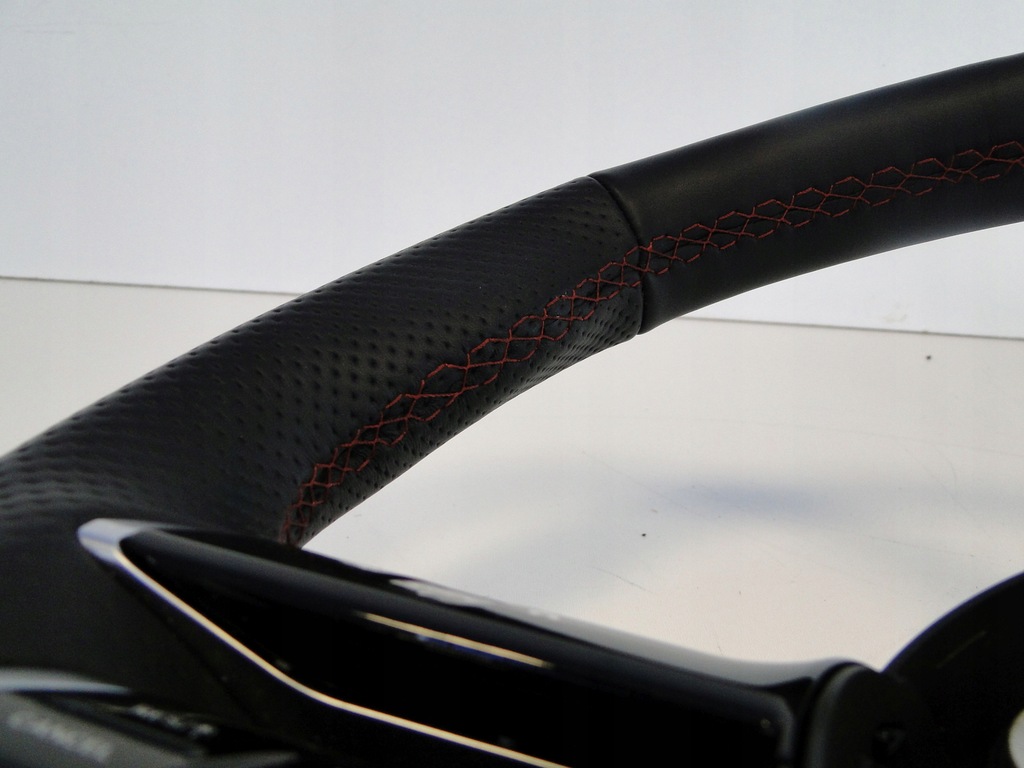 фото №12, Mercedes воздуховод amg кожа czerwona nić cla 118 c118 x118 w118 lift