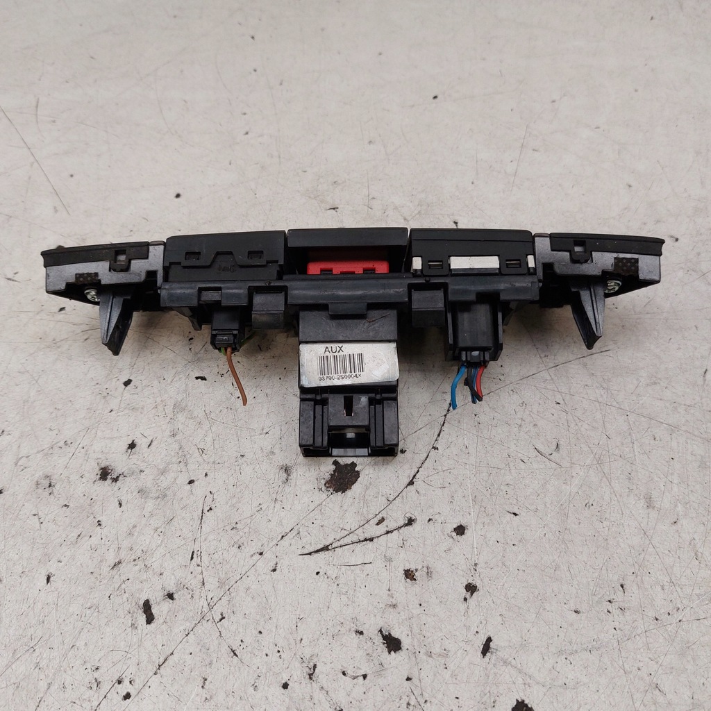 фото №7, Hyundai ix35 панель кнопка світла аварійних