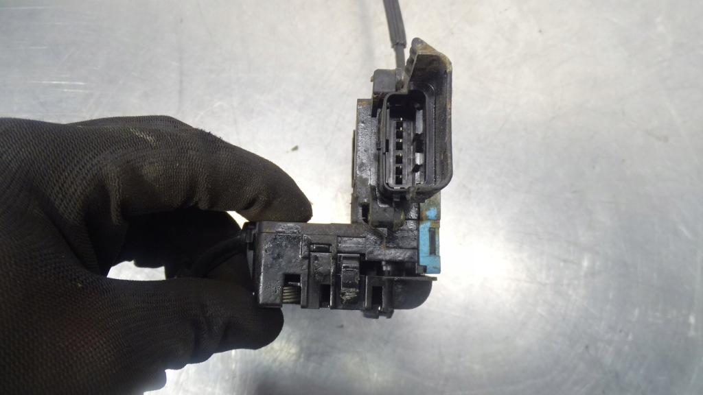 фото №7, Замок правый задняя дверь peugeot 207 1.6vti sw