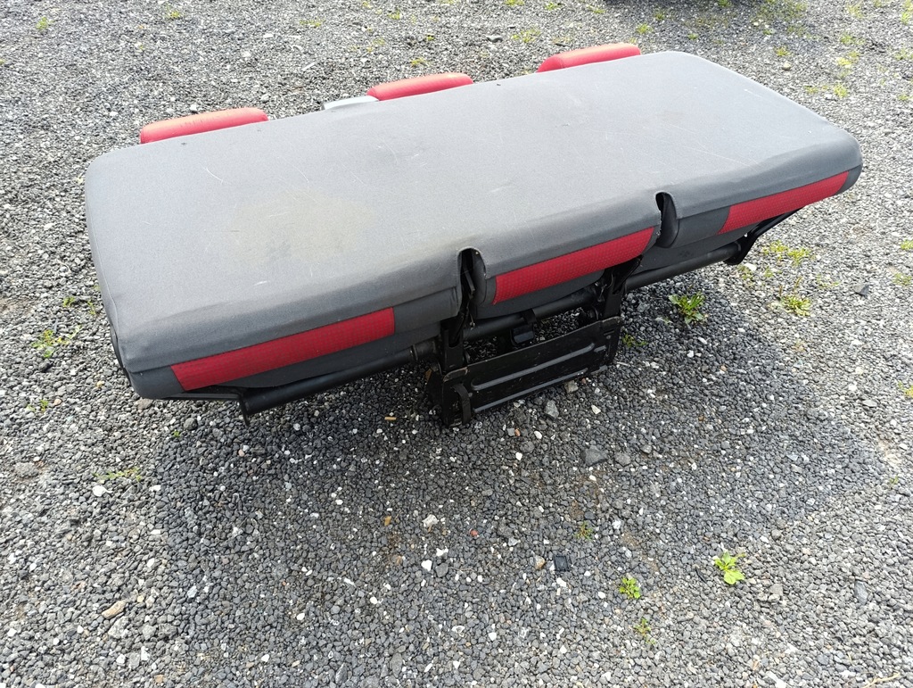 фото №10, Vw t5 заднее сиденье трёхместная трёхместное сиденье czarno-czerwony материал