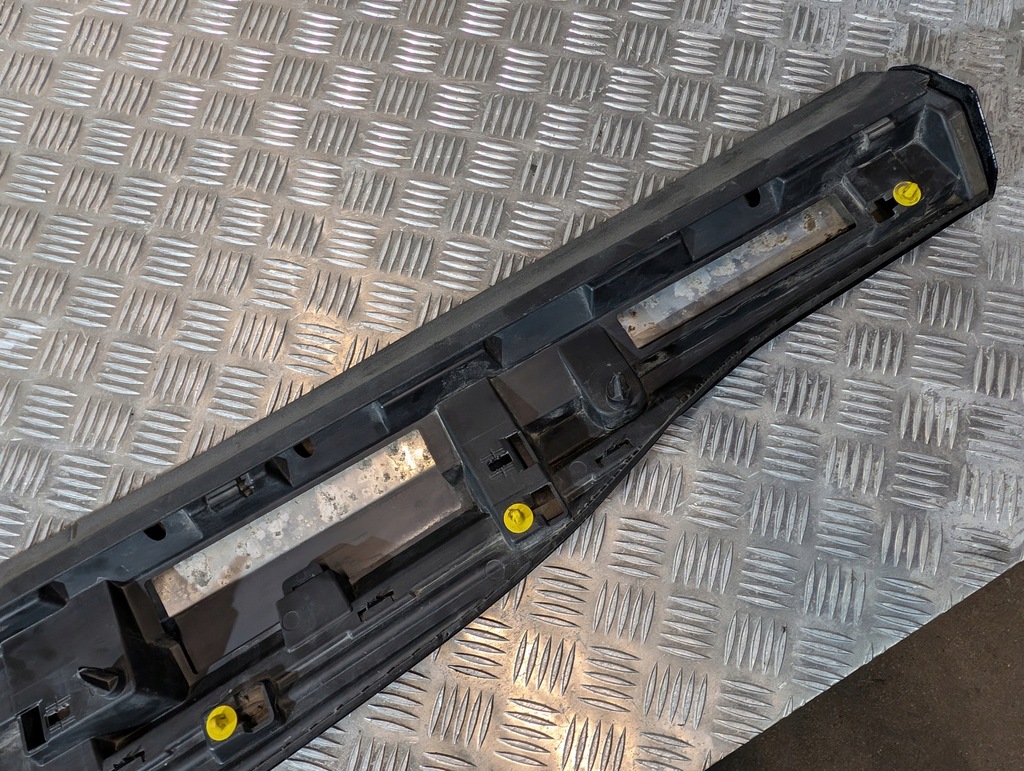 фото №5, Audi e-tron молдинг дверь правый перед 4ke853060a