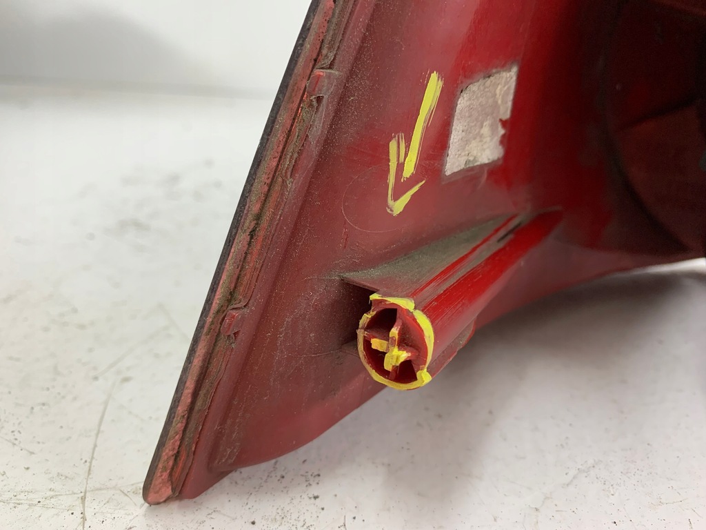 фото №8, Peugeot 307 sw лампа права задня