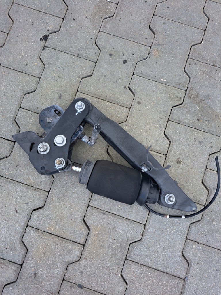 Купити Замок підвіска кабіни renault premium dxi volvo