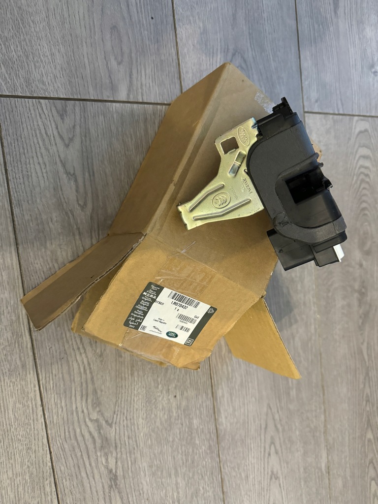 фото №1, Jaguar i-pace e-pace f-pace xe xf замок двері лівий задня t2h17442