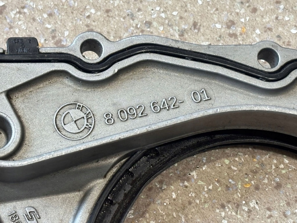 Часть двигателя bmw m5 f90 8092642 Недорого