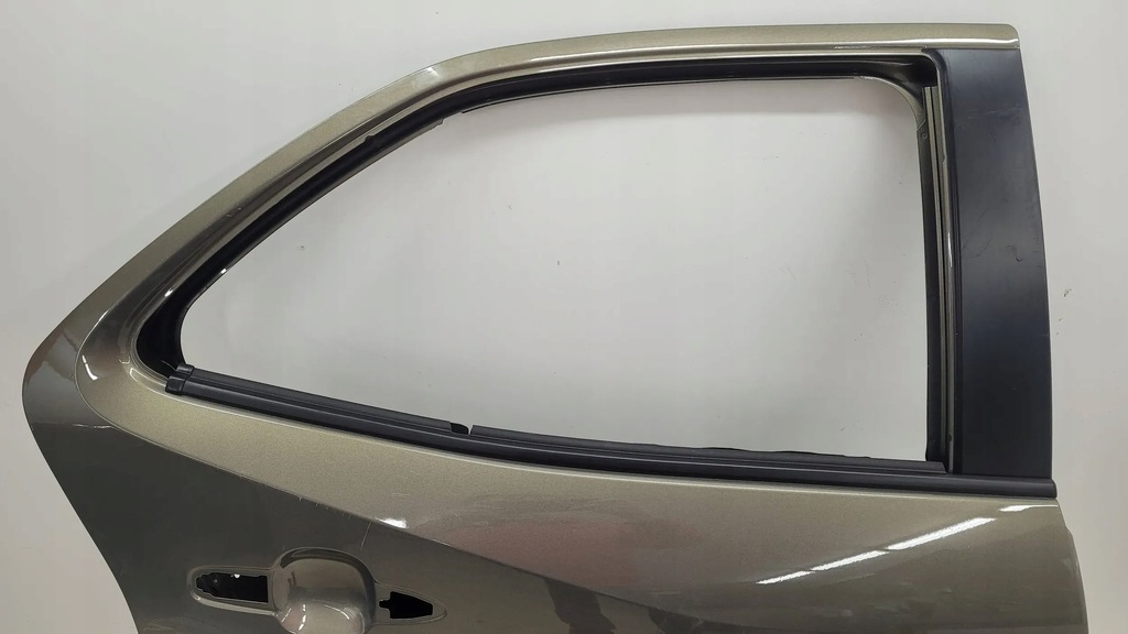 фото №7, Toyota yaris cross 20+ двері задня задні праве fv