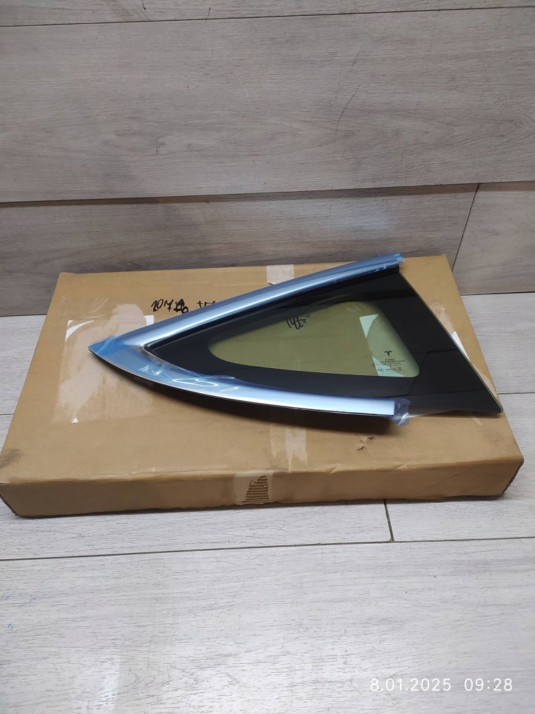 Купити 10776. tesla 3 скло правий задній 1514979-00-b