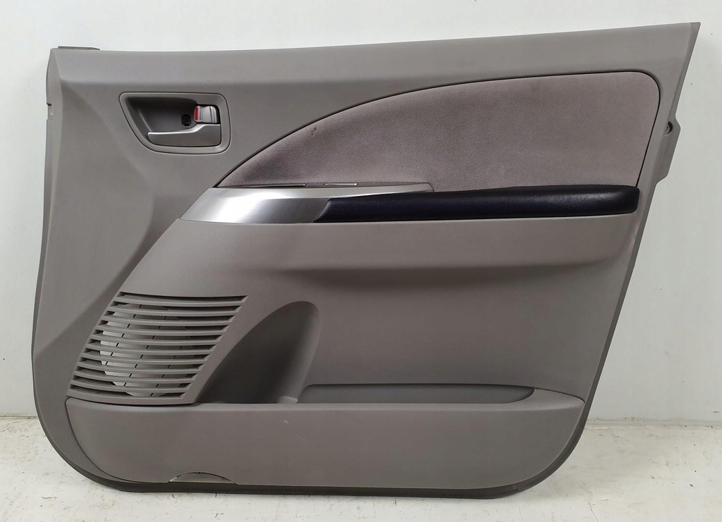 фото №1, Обивка обшивка правый перед mitsubishi grandis eu