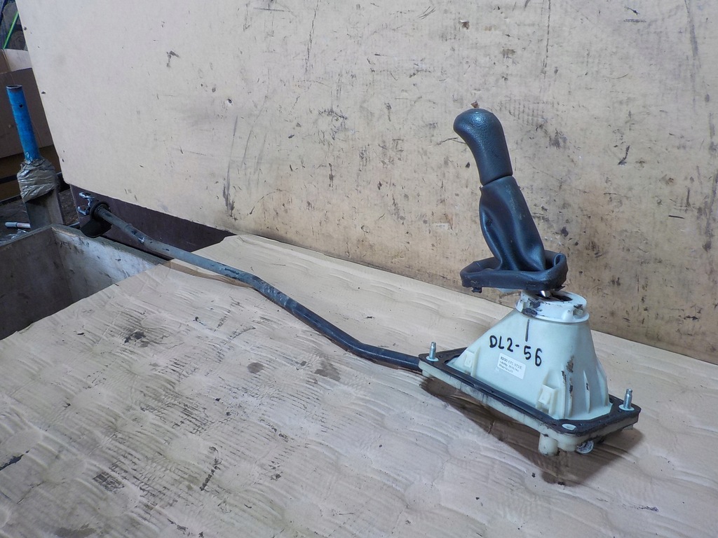 фото №1, Dacia logan ii 1.2b домкрат перемикання 5 передач