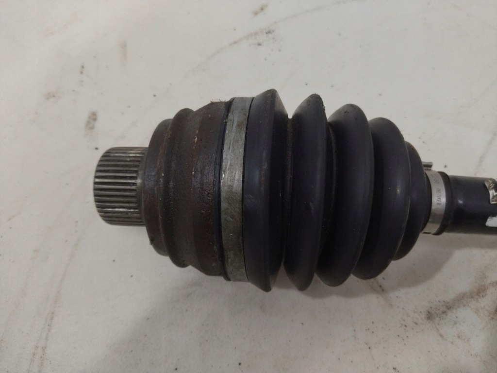 8k0407271f приводной вал правый левый перед audi a4 b8 в Украине