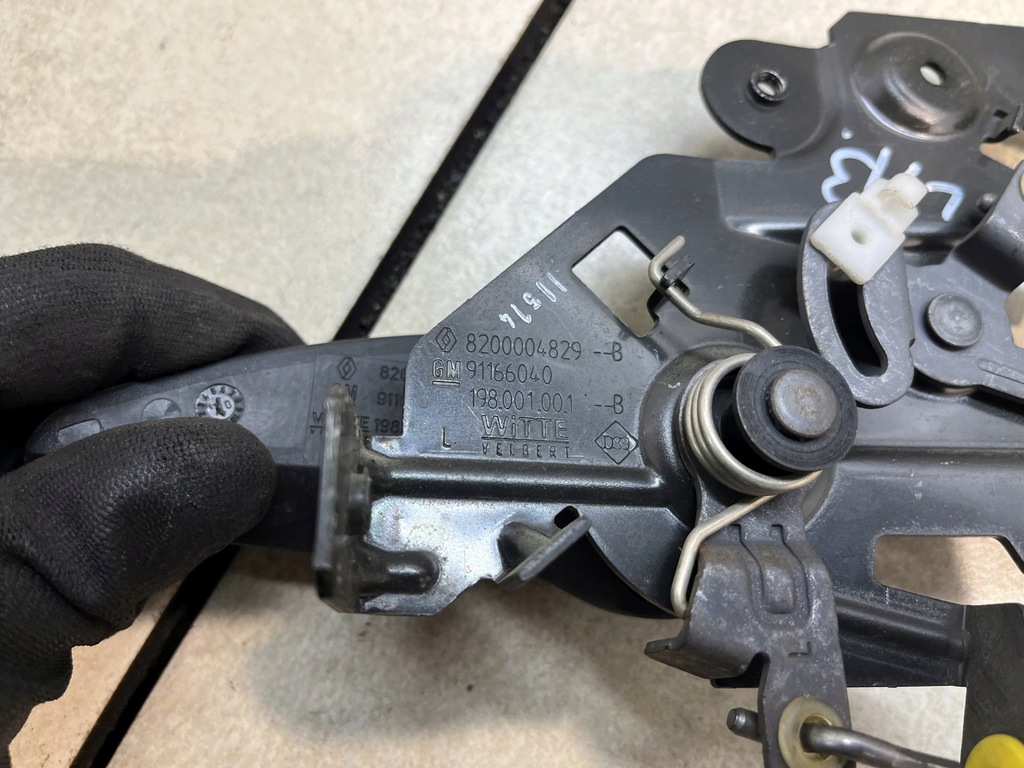 фото №10, Замок двері лівий задня 3pin opel vivaro i 2.5 cdti 8200008465