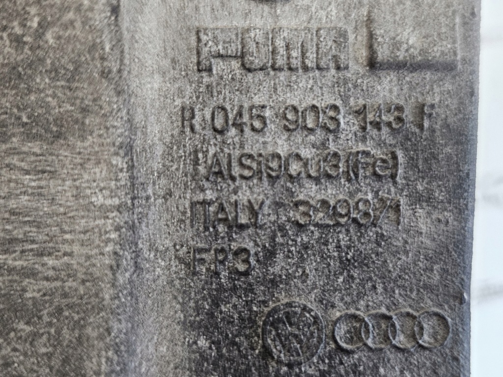 Vw caddy golf 2.0 sdi bst 70km кронштейн генератора 045903143f с Разборки