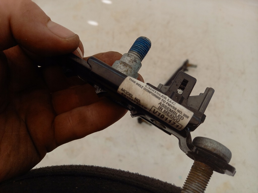 фото №5, Повзунок регулювання висоти поперечина alfa romeo stelvio