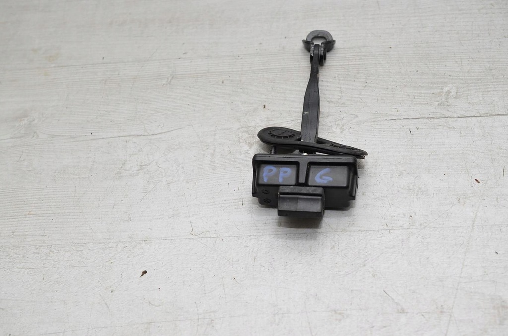 фото №1, Обмежувач двері правий перед alfa romeo giulia