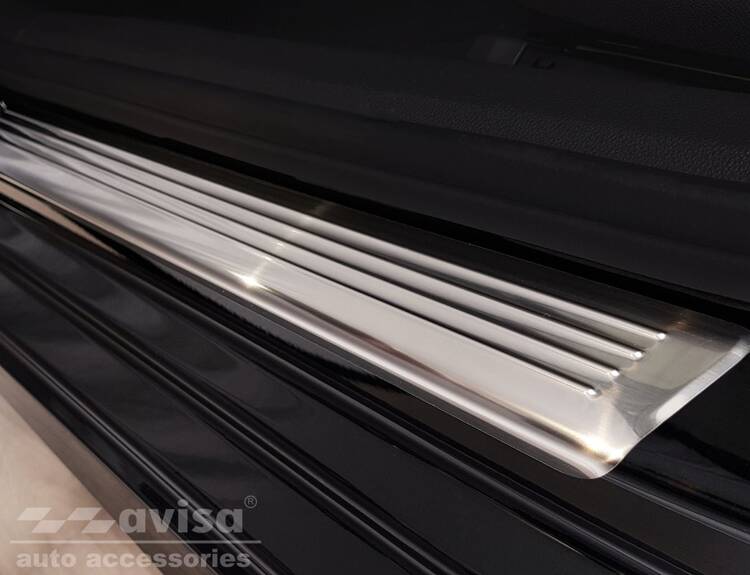 фото №7, Набір skoda octavia 4 kombi накладка na бампер задній + накладки порогові