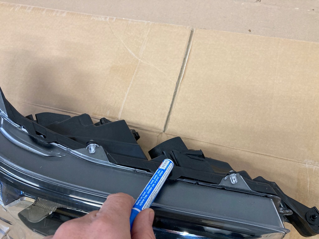 фото №7, Toyota hilux viii лампа правая передняя orygi.