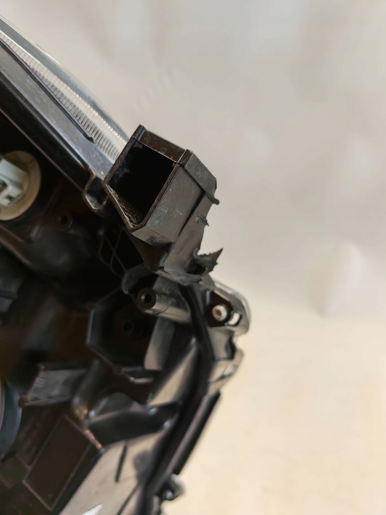 фото №15, Toyota hilux viii lift- лампа звичайна права polecam