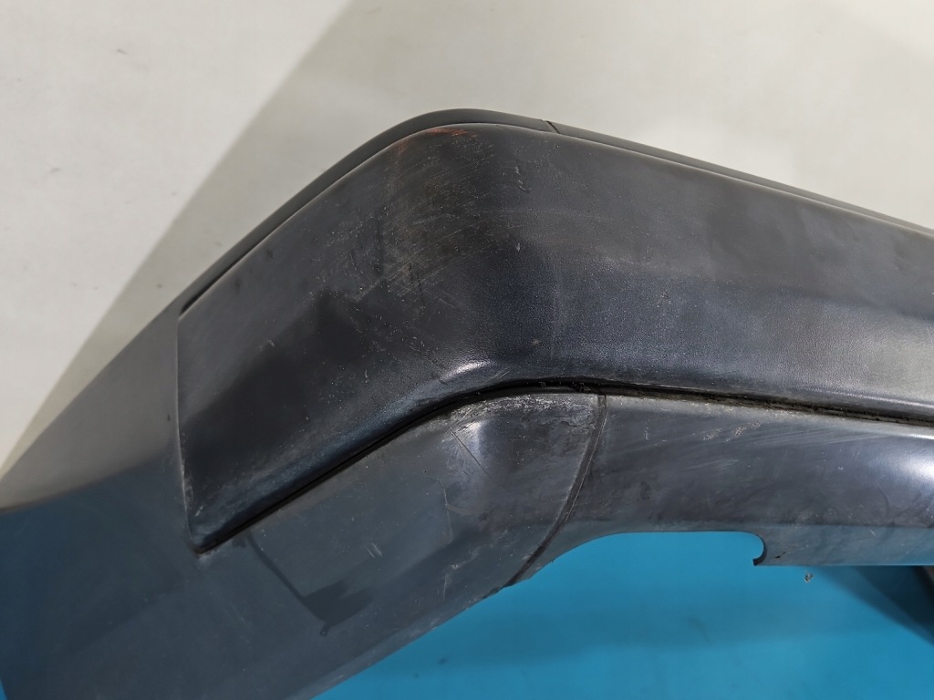 Бампер задні mercedes 124 - седан Оригінал