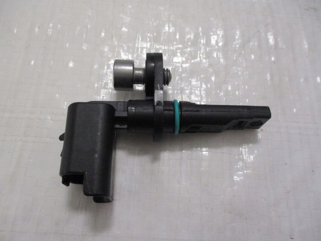 фото №8, Оригинальный номер датчик abs задняя левый=правый citroen jumpy iv peugeot expert iv 9806041680