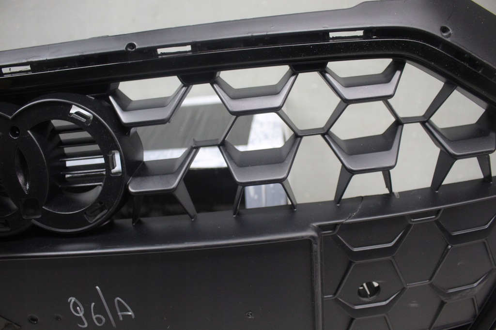 фото №5, Решітка радіатора audi a1 82a853651b