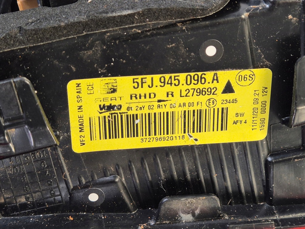 фото №10, Лампа правая задняя 5fj945096a seat tarraco