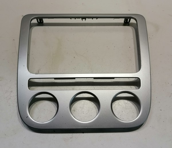 фото №1, Volkswagen scirocco 08-17r - рамка корпус защита консоли радио 1q0858071f